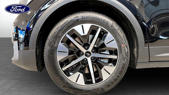 Ford Explorer 9 of 18
