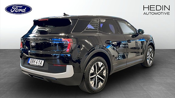 Ford Explorer 2 of 5