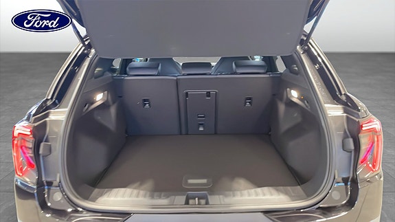 Ford Explorer 10 of 18
