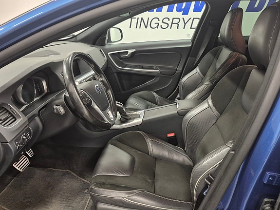 Volvo V60 2 of 11