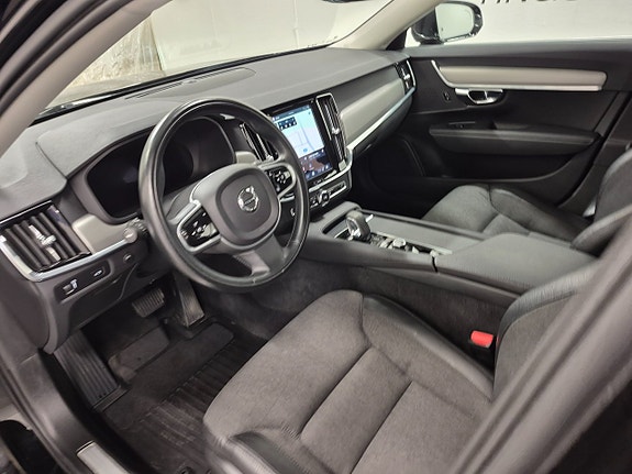 Volvo V90 2 of 10