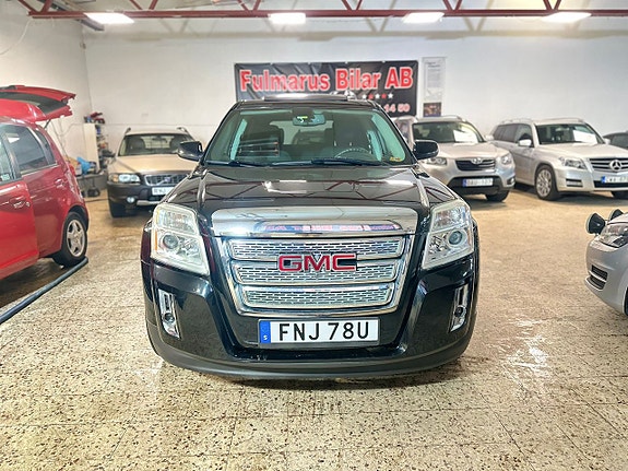 GMC Terrain 2 of 16