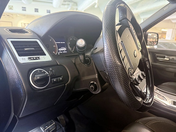 Land Rover Range Rover Sport 17 of 23