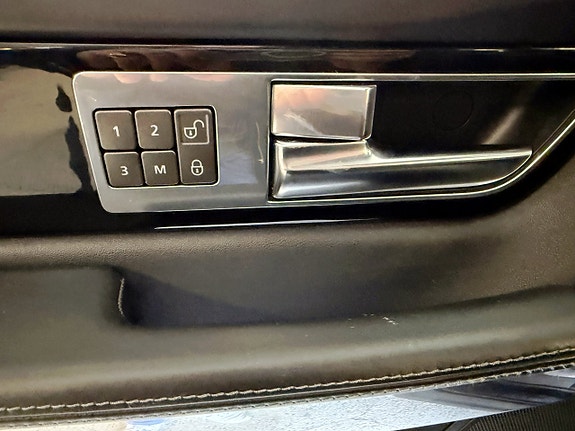 Land Rover Range Rover Sport 20 of 23