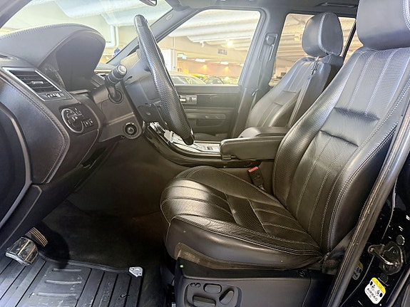Land Rover Range Rover Sport 8 of 23