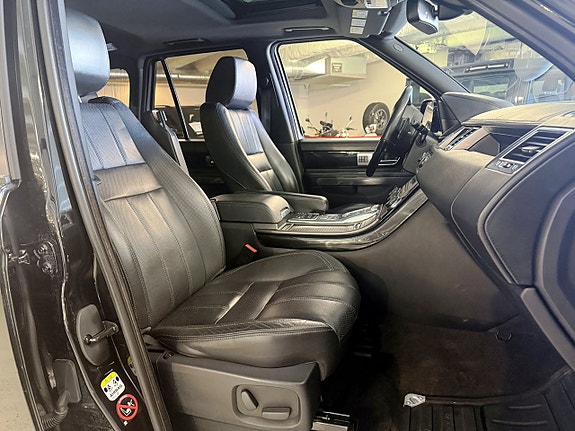 Land Rover Range Rover Sport 9 of 23
