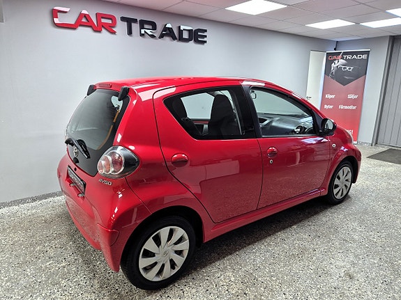 Toyota Aygo 5 of 24