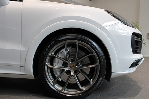 Porsche Cayenne Coupe 9 of 21