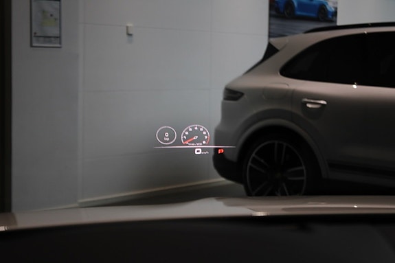 Porsche Cayenne Coupe 17 of 21
