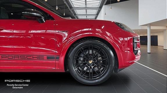 Porsche Cayenne 10 of 16