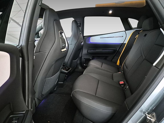 Polestar 4 10 of 11