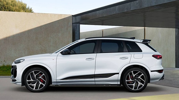 Audi Q6 e-tron 3 of 5