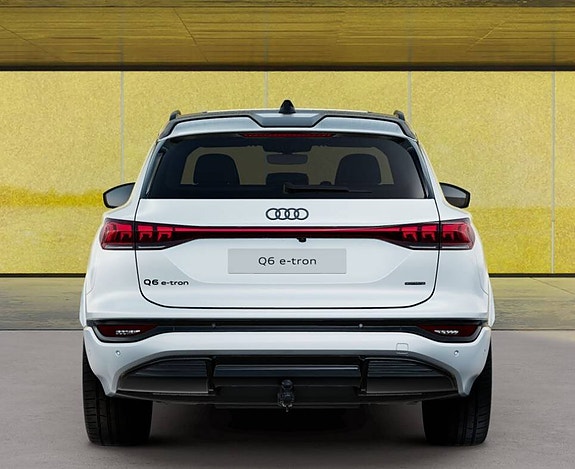 Audi Q6 e-tron 4 of 5