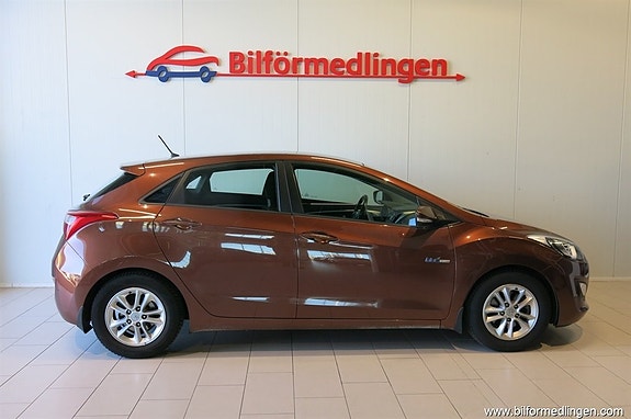 Hyundai i30 2 of 5