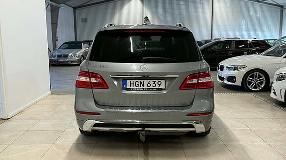 Mercedes-Benz ML350 8 of 25
