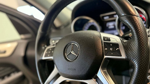 Mercedes-Benz ML350 14 of 25