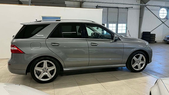 Mercedes-Benz ML350 6 of 25