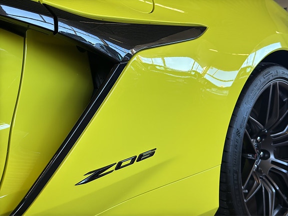 Chevrolet Corvette 9 of 19