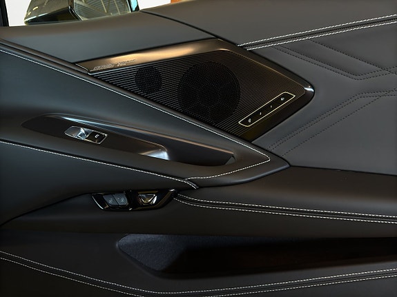 Chevrolet Corvette 11 of 19