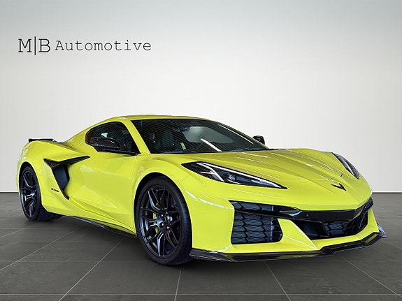 Chevrolet Corvette 8 of 19