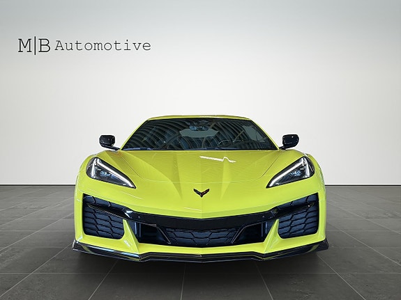 Chevrolet Corvette 2 of 5