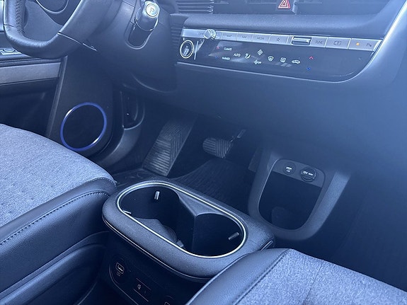 Hyundai Ioniq 5 10 of 16