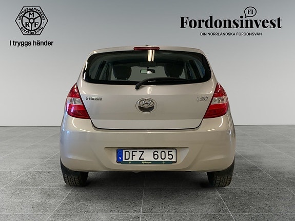 Hyundai i20 6 of 18