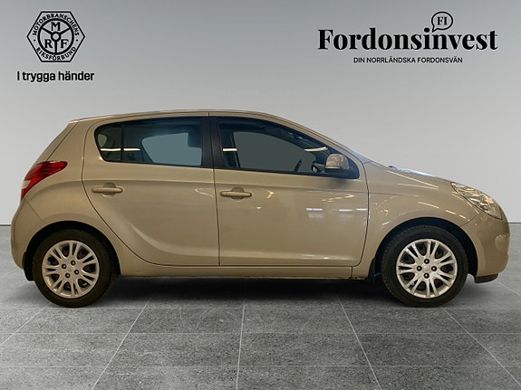 Hyundai i20 8 of 18