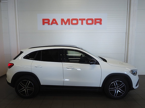 Mercedes-Benz GLA200 d 4 of 5