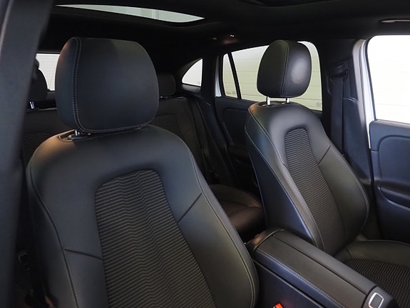 Mercedes-Benz GLA200 d 13 of 25