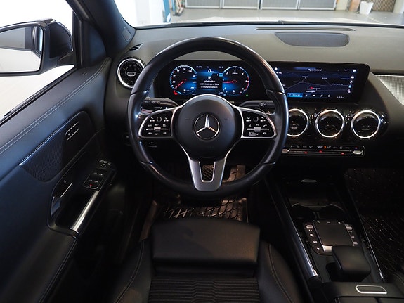 Mercedes-Benz GLA200 d 16 of 25