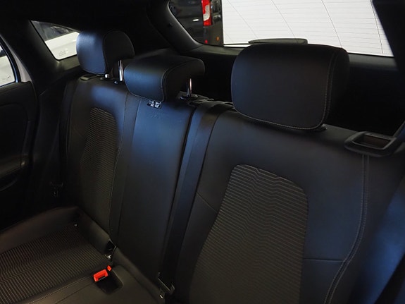 Mercedes-Benz GLA200 d 18 of 25