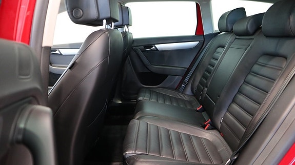 Volkswagen Passat Alltrack 8 of 14