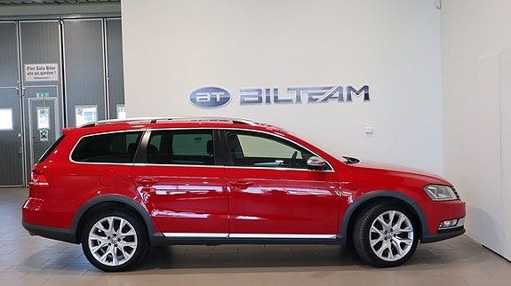 Volkswagen Passat Alltrack 3 of 5