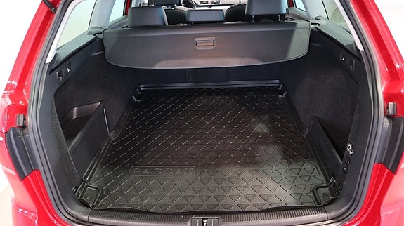 Volkswagen Passat Alltrack 12 of 14