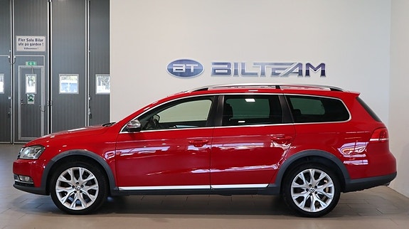 Volkswagen Passat Alltrack 2 of 5