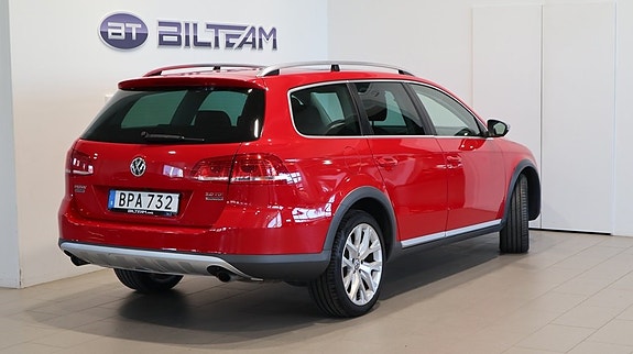 Volkswagen Passat Alltrack 13 of 14