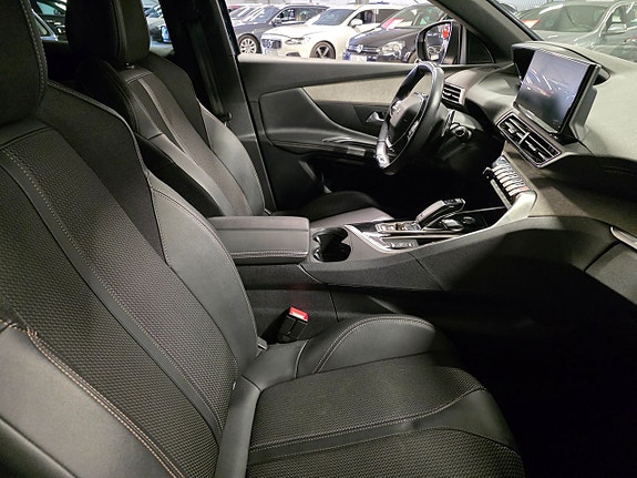 Peugeot 3008 7 of 13