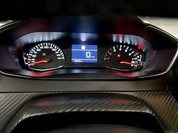 Peugeot 208 8 of 15