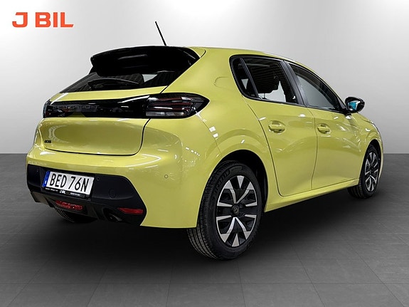 Peugeot 208 4 of 5