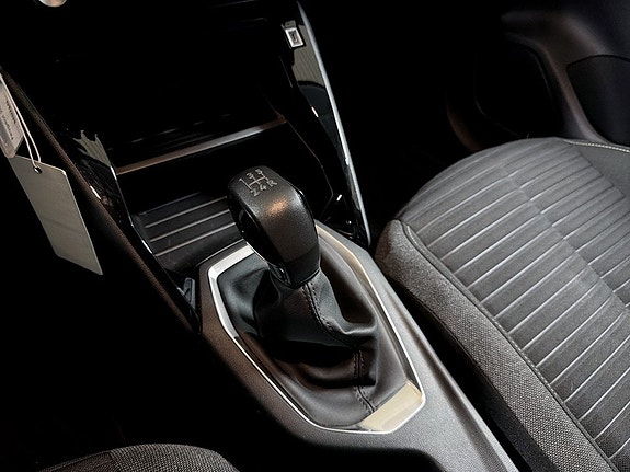 Peugeot 208 11 of 15
