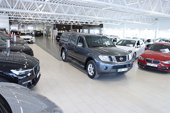 Nissan Navara 2 of 5