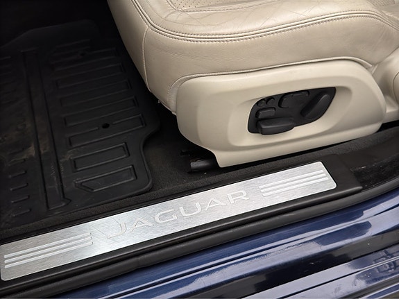Jaguar XF 29 of 30