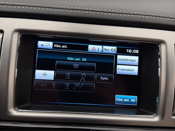 Jaguar XF 25 of 30