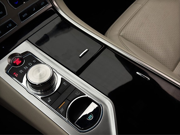 Jaguar XF 28 of 30
