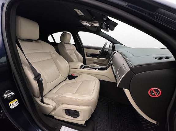 Jaguar XF 30 of 30