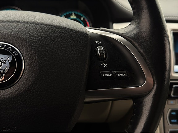 Jaguar XF 21 of 30