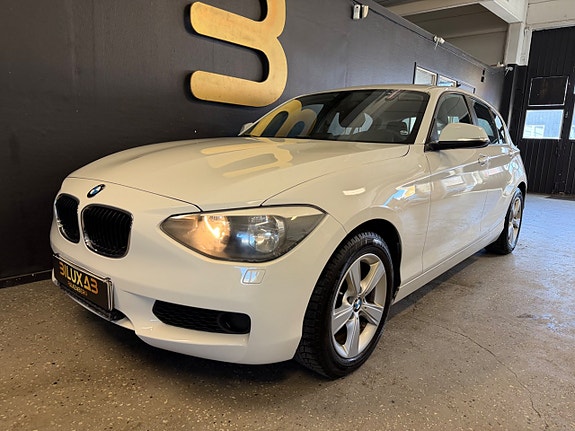 BMW 118d 4 of 5