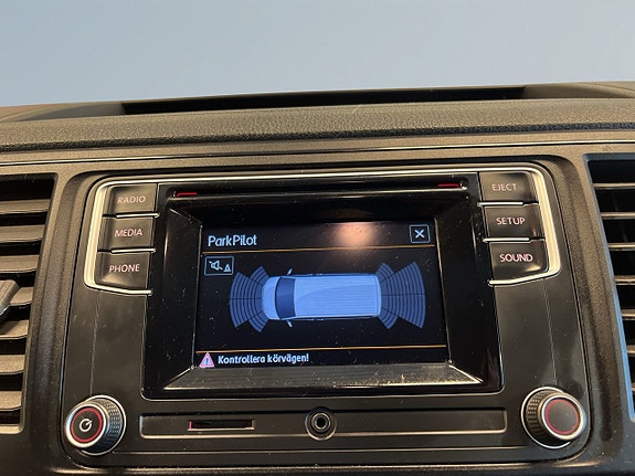 Volkswagen Caravelle 11 of 24