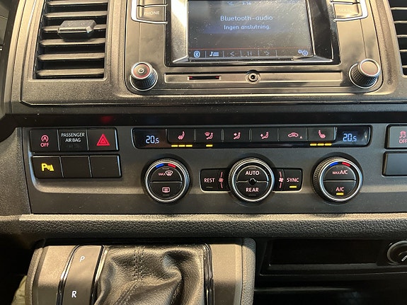 Volkswagen Caravelle 19 of 24